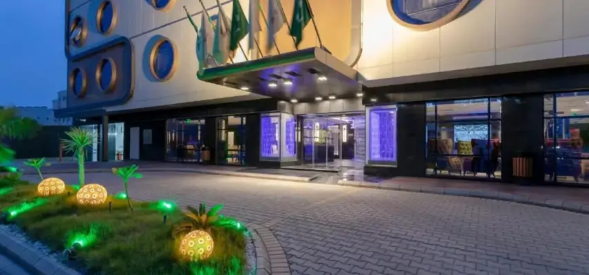 Y Platinum Hotel image